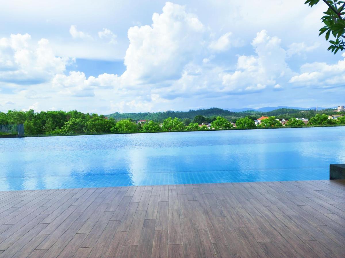 Klia Lili Residensi 5 Plus 2 Pax With Splendid Pool Nilai Exterior foto